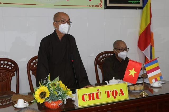 Hòa thượng Thích Nhựt Tấn chủ trì buổi họp