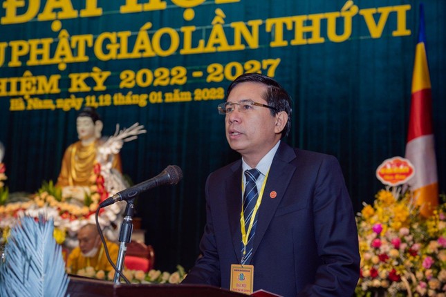 Ong Trần Xuân Dưỡng phát biểu tại đại hội