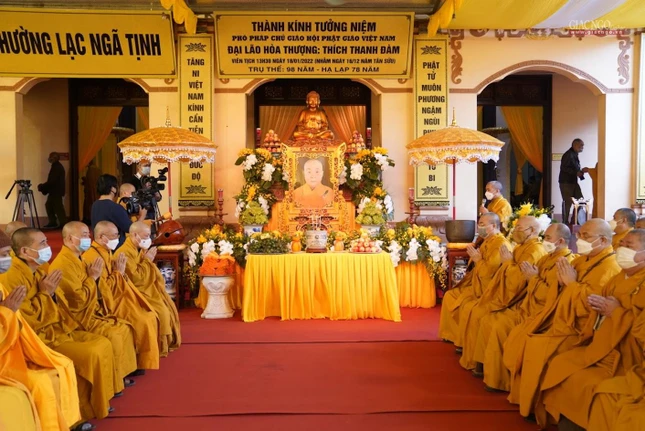 Chư tôn đức Hội đồng Chứng minh, Hội đồng Trị sự tại lễ nhập kim quan