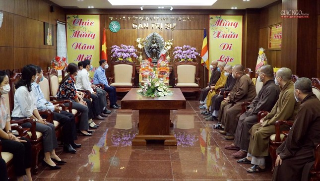 Chư tôn đức Ban Trị sự GHPGVN TP.HCM tiếp đoàn Quận ủy, HĐND, UBND, Ủy ban MTTQVN quận Tân Bình Chư tôn đức Ban Trị sự GHPGVN TP.HCM tiếp đoàn Quận ủy, HĐND, UBND, Ủy ban MTTQVN quận Tân Bình