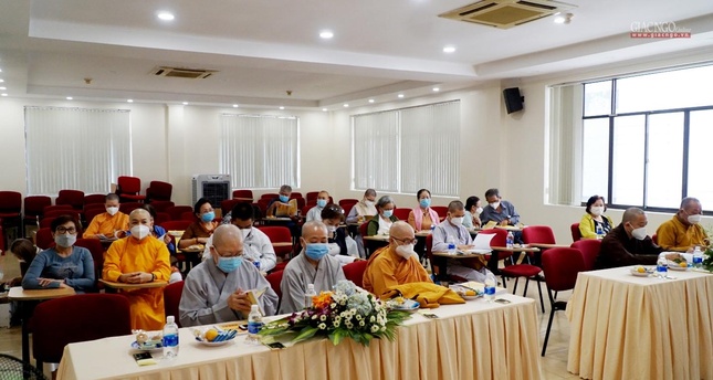 Các thành viên Ban Từ thiện – Xã hội báo Giác Ngộ tổng kết năm 2021 nội bộ