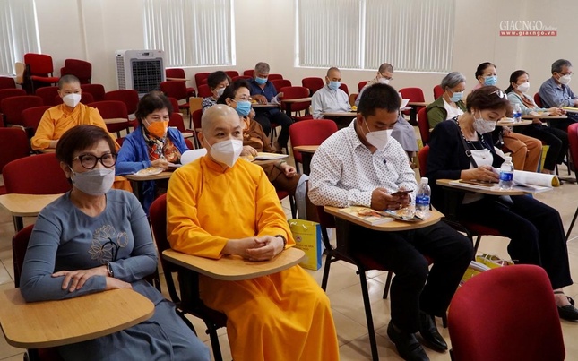 Thành viên Ban Từ thiện - Xã hội báo Giác Ngộ