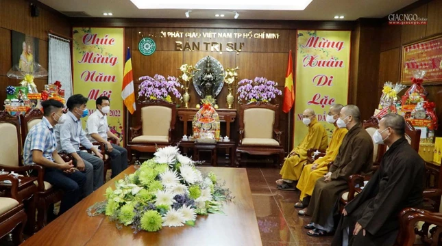 Buổi tiếp thân mật đoàn Công an quận 10 tại Việt Nam Quốc Tự