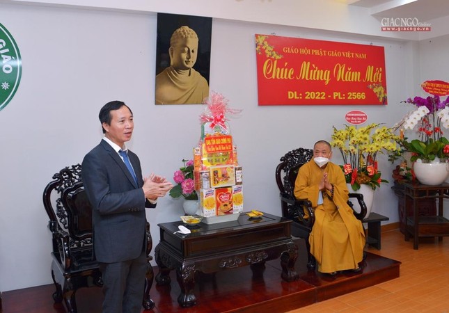 Ông Vũ Hoài Bắc chúc xuân đến chư tôn Hòa thượng, Thượng tọa Hội đồng Trị sự