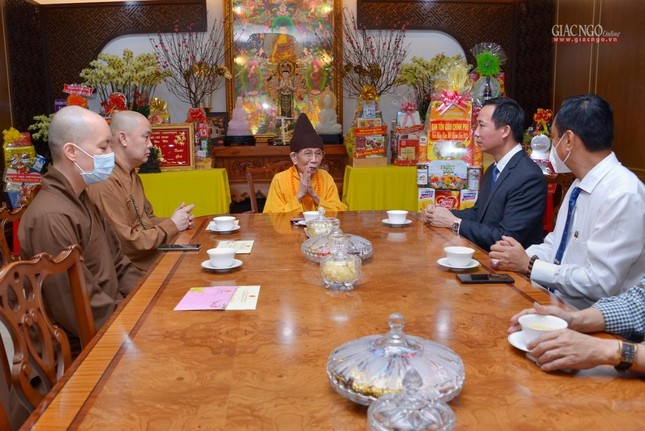 Trưởng lão Hòa thượng Thích Đức Nghiệp tiếp lãnh đạo Ban Tôn giáo Chính phủ