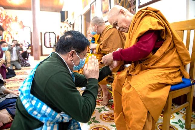 Cột chỉ cầu an trong năm mới Cột chỉ cầu an trong năm mới