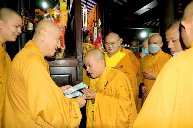 Hòa thượng Thích Huệ Thông chúc mừng năm mới