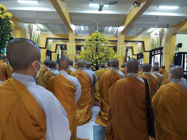 Khánh tuế đến Trưởng lão Hòa thượng Trưởng tông phong miền Vĩnh Nghiêm