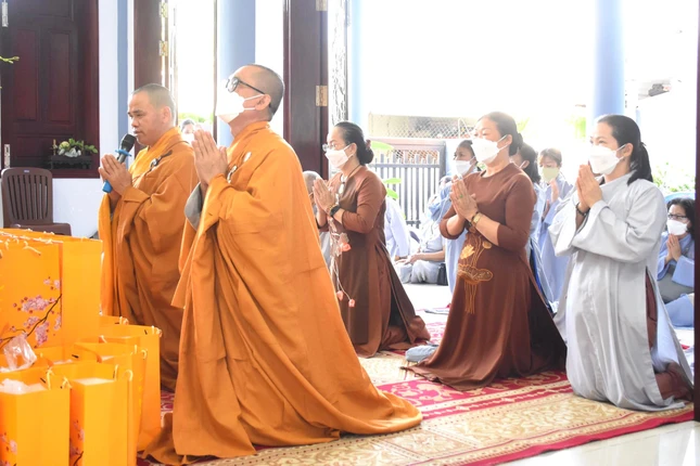 Đại đức Thích Thiện Thông đã dâng lời tưởng niệm