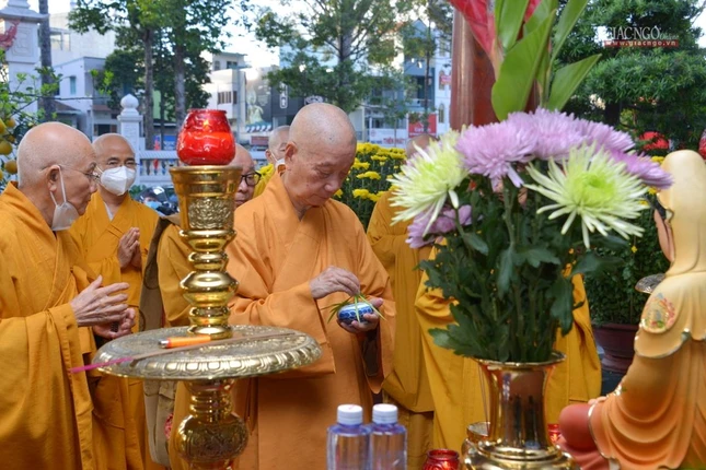 Sái tịnh mở cửa Văn phòng Ban Trị sự GHPGVN TP.HCM