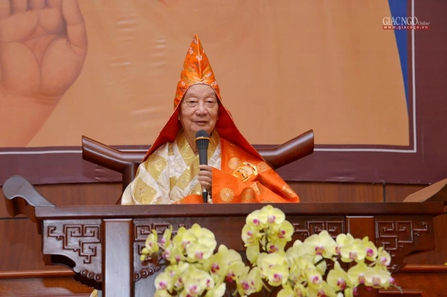 Trưởng lão Hòa thượng Quyền Pháp chủ GHPGVN, Trưởng ban Trị sự GHPGVN TP.HCM ban đạo từ