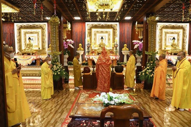 Tổ đình Sắc tứ Khải Đoan trang nghiêm cử hành lễ khai kinh Pháp hội Dược Sư