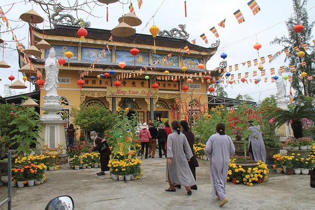 Thăm những ngôi tự viện vào dịp đầu năm trở thành nét văn hóa của người Phật tử