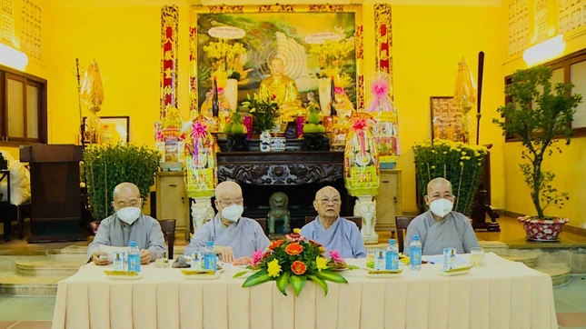 Chư Ni chủ tọa buổi họp