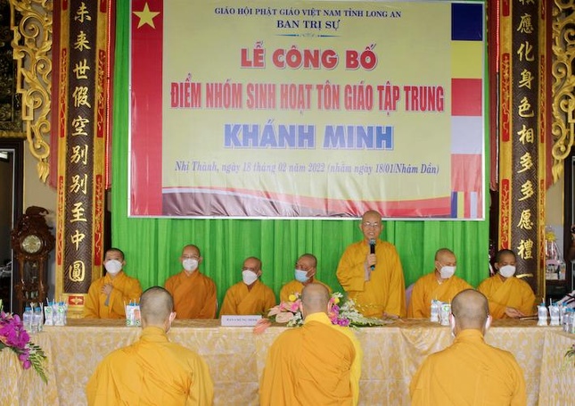 Hòa thượng Thích Minh Thiện phát biểu tại lễ công bố điểm sinh hoạt tập trung Khánh Minh