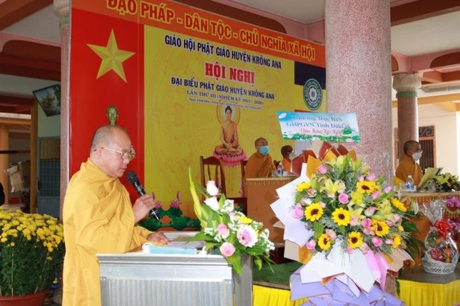 Thượng tọa Thích Giác Phổ đọc quyết định chuẩn y thành phần nhân sự Ban Trị sự Phật giáo huyện Krông Ana nhiệm kỳ II (2021-2026)