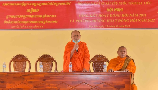 Hòa thượng Hữu Hinh phát biểu tại hội nghị