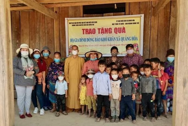 Những hộ đồng bào dân tộc thiểu số có hoàn cảnh khó khăn Những hộ đồng bào dân tộc thiểu số có hoàn cảnh khó khăn
