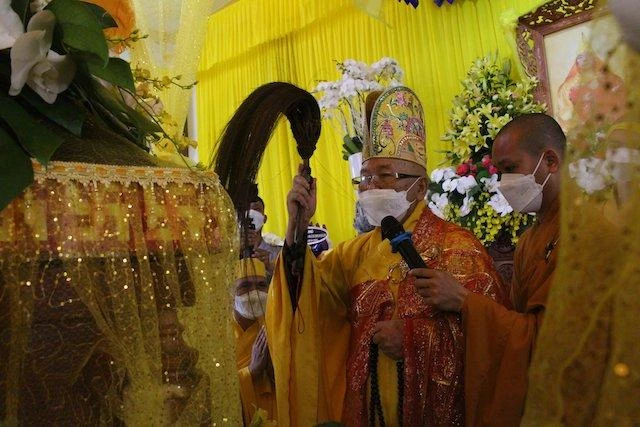 Hòa thượng Thích Liễu Giải cử hành lễ phất trần