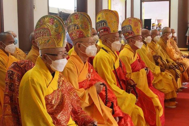 Chư tôn đức chứng minh