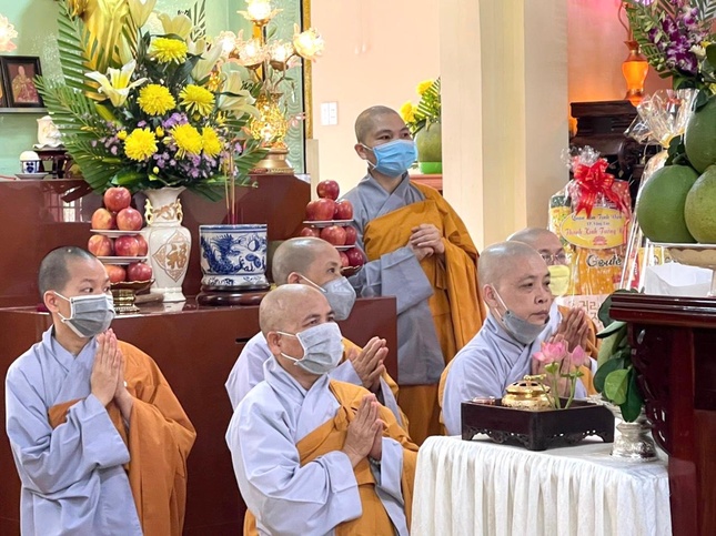 Chư Ni môn đồ đệ tử cố Ni trưởng