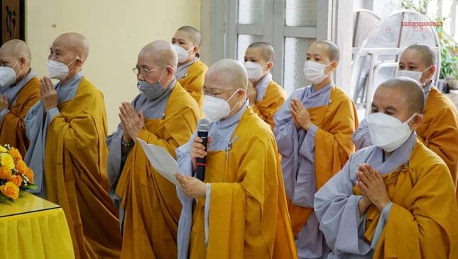 Ni trưởng Thích nữ Như Thảo tác bạch cúng dường trai tăng