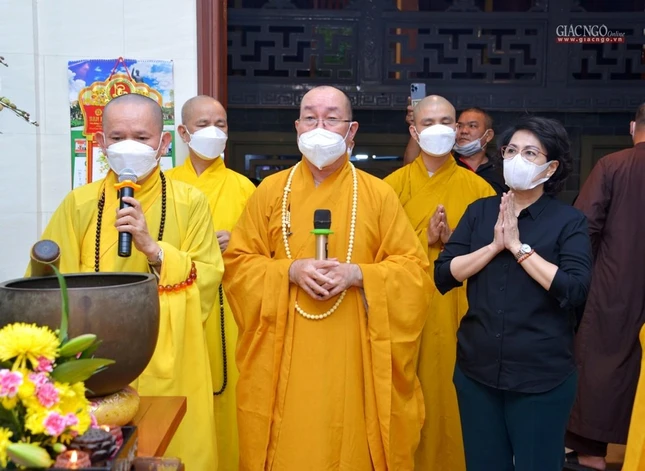 Khóa lễ Tam bảo