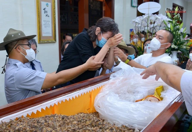 Phút giây tiễn biệt