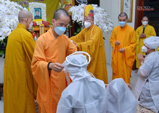 ... đến tang gia hiếu quyến