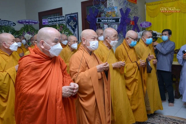 Cầu nguyện Chơn linh cư sĩ Tống Hồ Cầm về cõi Tịnh