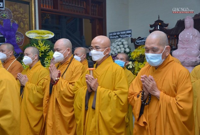 Thể hiện đạo tình với người cư sĩ có những năm tháng phụng sự đạo pháp trọn vẹn