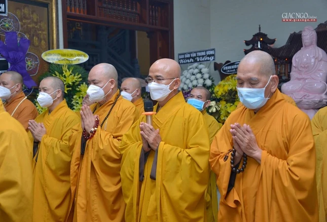 Thể hiện đạo tình với người cư sĩ có những năm tháng phụng sự đạo pháp trọn vẹn