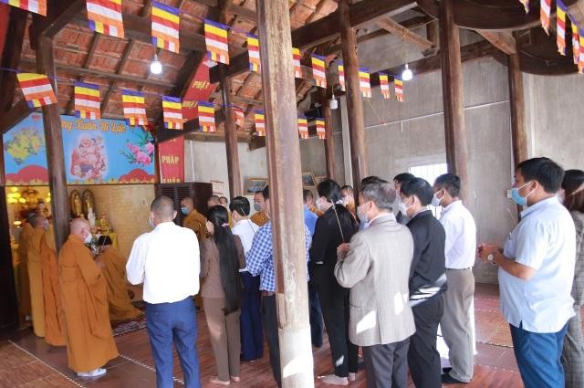 Cầu nguyện cho công trình được sớm hoàn thành Cầu nguyện cho công trình được sớm hoàn thành