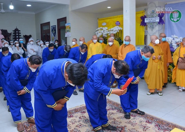 Thực hiện nghi thức di quan