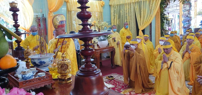 Môn đồ đệ tử thọ tang - Ảnh: Ban TT-TT Phật giáo Bình Thuận