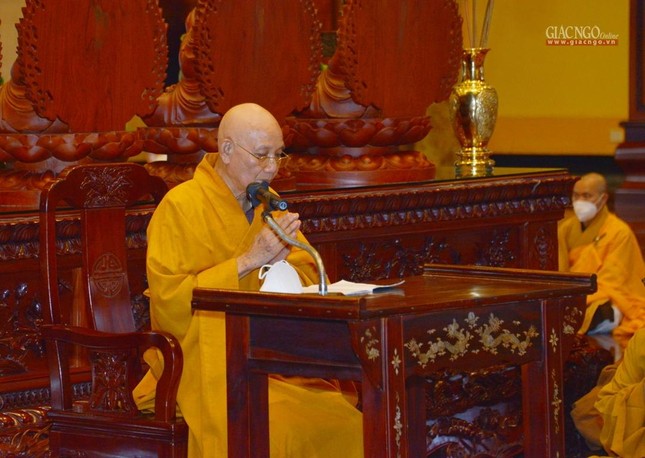 Hòa thượng Thích Minh Thông đã trùng tuyên giới luật Phật chế định giữa đại chúng Hòa thượng Thích Minh Thông đã trùng tuyên giới luật Phật chế định giữa đại chúng