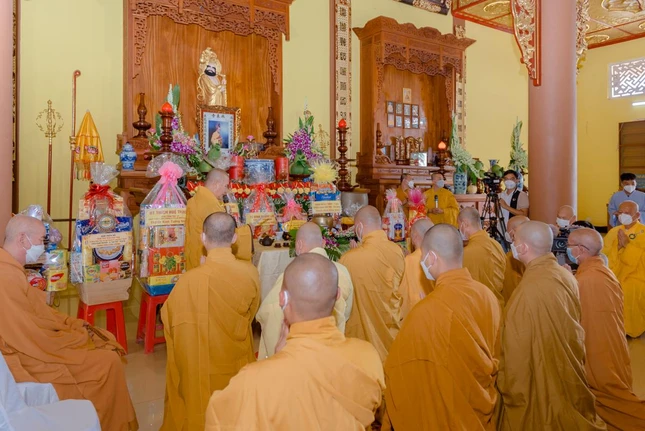 Chư tôn đức tông phong Tổ đình Phi Lai cũng đồng phát nguyện kế thừa sứ mệnh của lịch đại chư vị Tổ sư