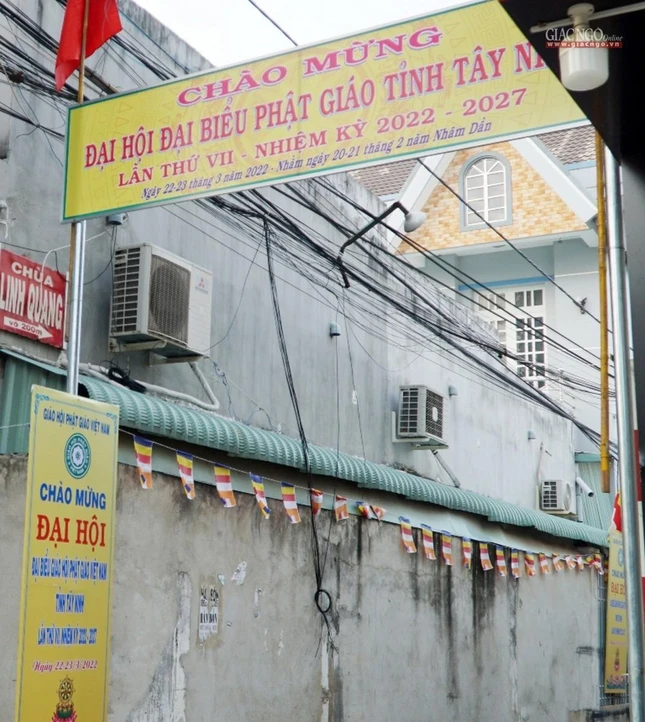 Hẻm 46 Cách Mạng Tháng Tám dẫn vào chùa Linh Quang