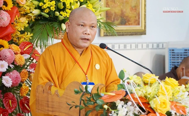 Đại đức Thích Thiện Thức báo cáo công tác Phật sự khóa VI của Phật giáo tỉnh Tây Ninh