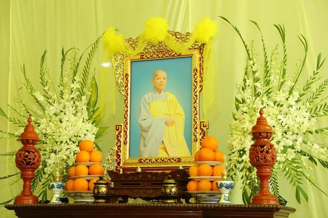 Di ảnh Ni sư Thích nữ Pháp Định Di ảnh Ni sư Thích nữ Pháp Định