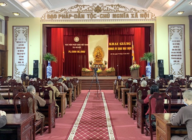 Quang cảnh lễ khai giảng khóa IV sau đại học của Học viện Phật giáo VN tại Hà Nội