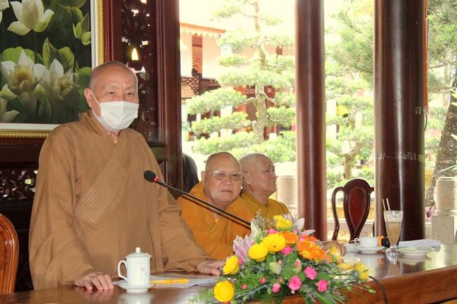 Hòa thượng Thích Nhật Quang phát biểu tại buổi họp