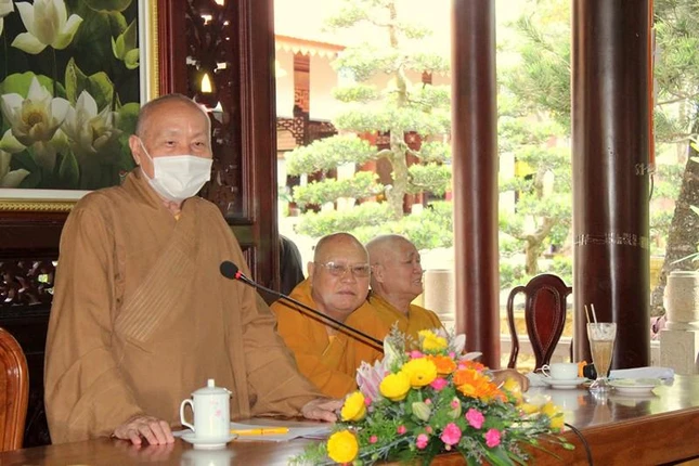 Hòa thượng Thích Nhật Quang phát biểu tại buổi họp