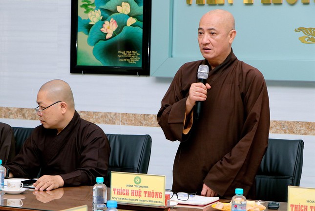 Hòa thượng Thích Huệ Thông phát biểu định hướng một số nội dung