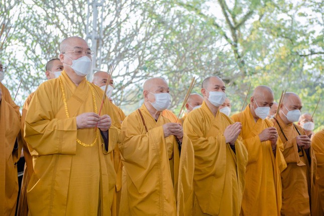 Niêm hương nguyện đến anh linh các anh hùng liệt sĩ