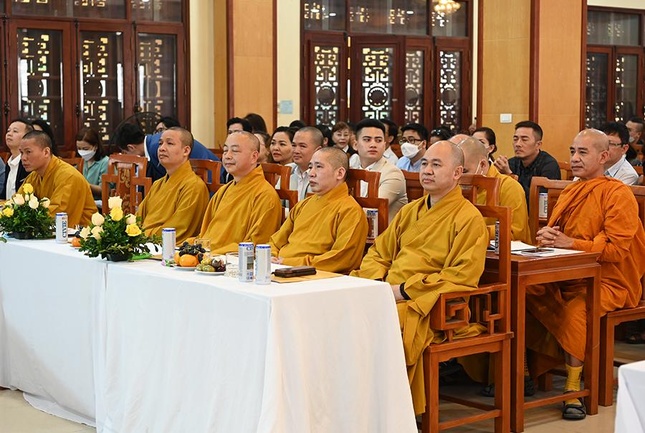 thống nhất triển khai tổ chức nhiều hoạt động trở về cội nguồn lịch sử dân tộc thông qua dự án "Đường vào vương quốc các Vua Hùng trên không gian thực tế ảo"