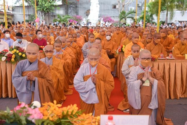 Ni chúng chùa Khánh Hưng