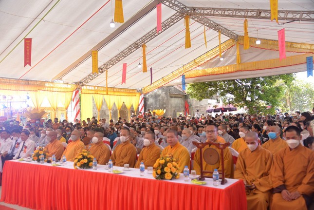 Chư tôn đức tham dự lễ khánh thành