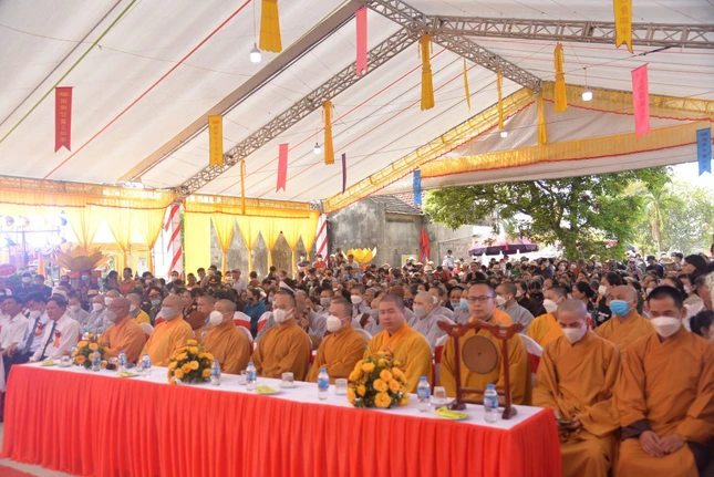 Chư tôn đức tham dự lễ khánh thành Chư tôn đức tham dự lễ khánh thành