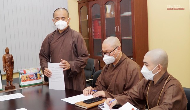 Thượng tọa Thích Tâm Hải phát biểu tại buổi họp